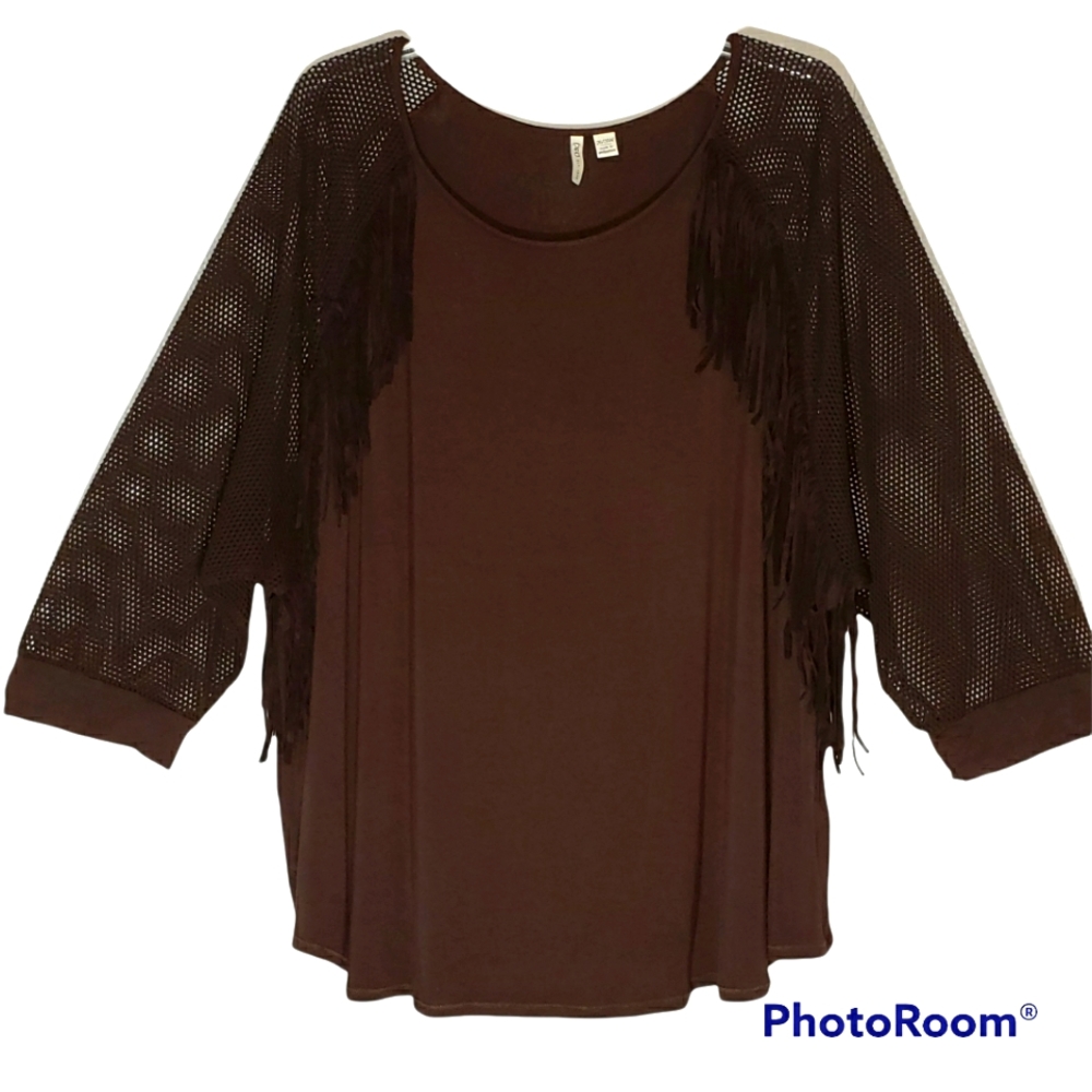 Cato women's plus size 28W sheer net sleeve w/tassles top. 735